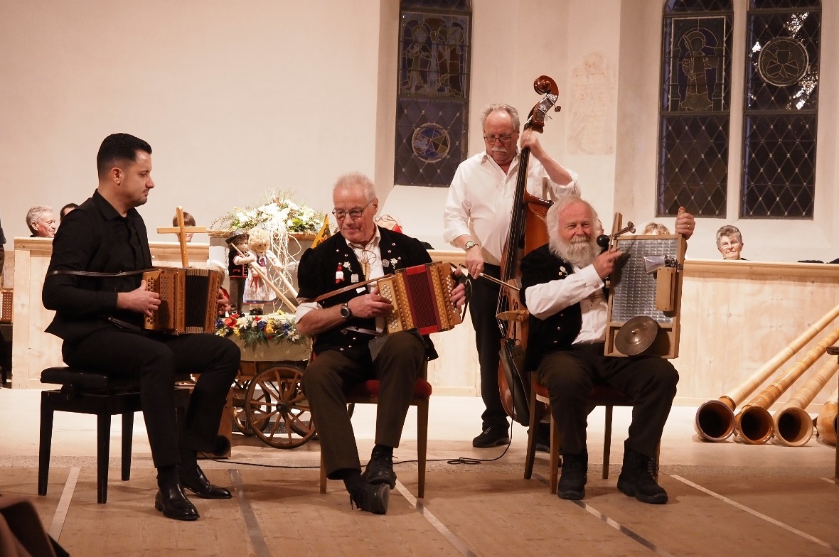 Die «Waschbrettörgeler», Gyorgi Spasov, Ruedi König, begleitet von Willi Bütschi...