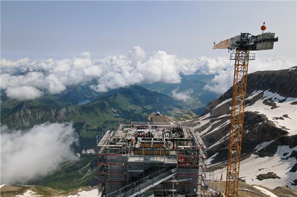 Die Wiederaufbauarbeiten des Restaurant Botta auf dem Glacier 3000 haben begonnen.