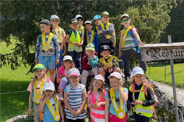 Die Wirbelwind-Kinder statteten dem Lauenensee einen Besuch ab.