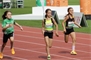 Die Zweisimmerin Liana Peverelli (Mitte) beim 60-m-Lauf des UBS Kidscups in Zürich.