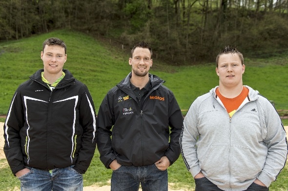 Die Zwillinge Ruedi (links) und Marcel Wenger standen am Bad-Schwinget Wolhusen erstmals gemeinsam mit Bruder Kilian bei den Aktiven im Einsatz. Der Schwingerkönig ist überzeugt, dass die beiden 17-jährigen ihren Weg gehen werden.