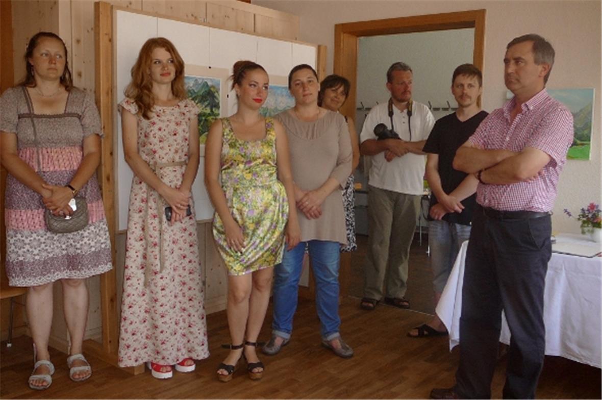 Die acht Kunstschaffenden Teilnehmer des Künstlertreffens in Oberwil.