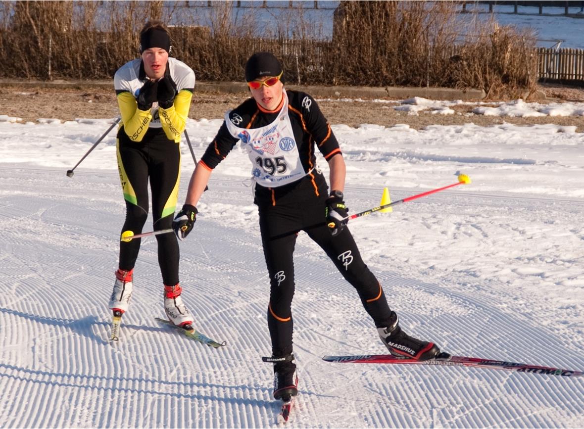 Spannende Langlaufwettkämpfe an der Lenk Die beiden Erstklassierten Marco Tritten (links) und Nils Zeller.