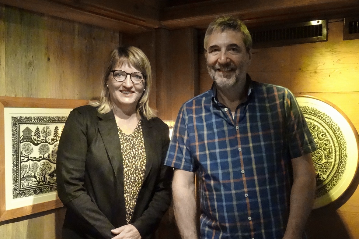 Die beiden Jubilaren Hans-Jürgen Glatz und Regina Martin freuen sich über die vi...