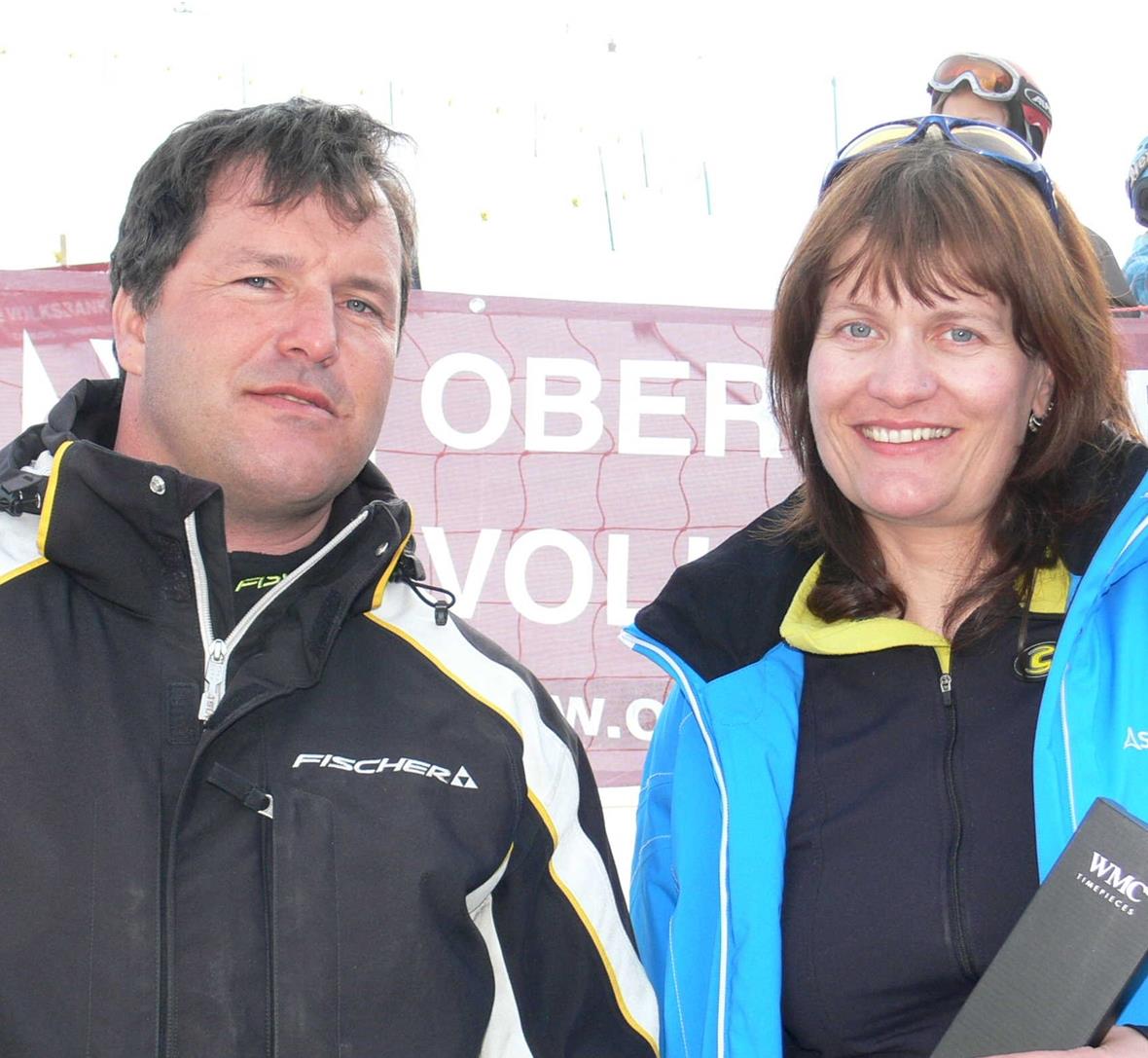 Die beiden Tagesschnellsten Markus Moser, Erlenbach und Tania Seematter, Hondrich durften den OVB-Spezialpreis entgegennehmen.