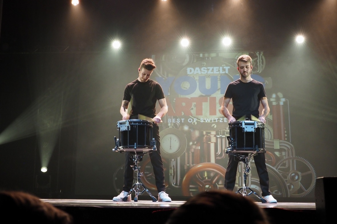 Die beiden jungen Perkussionisten Jonas und Silas brachten mit ihren flotten Rhy...