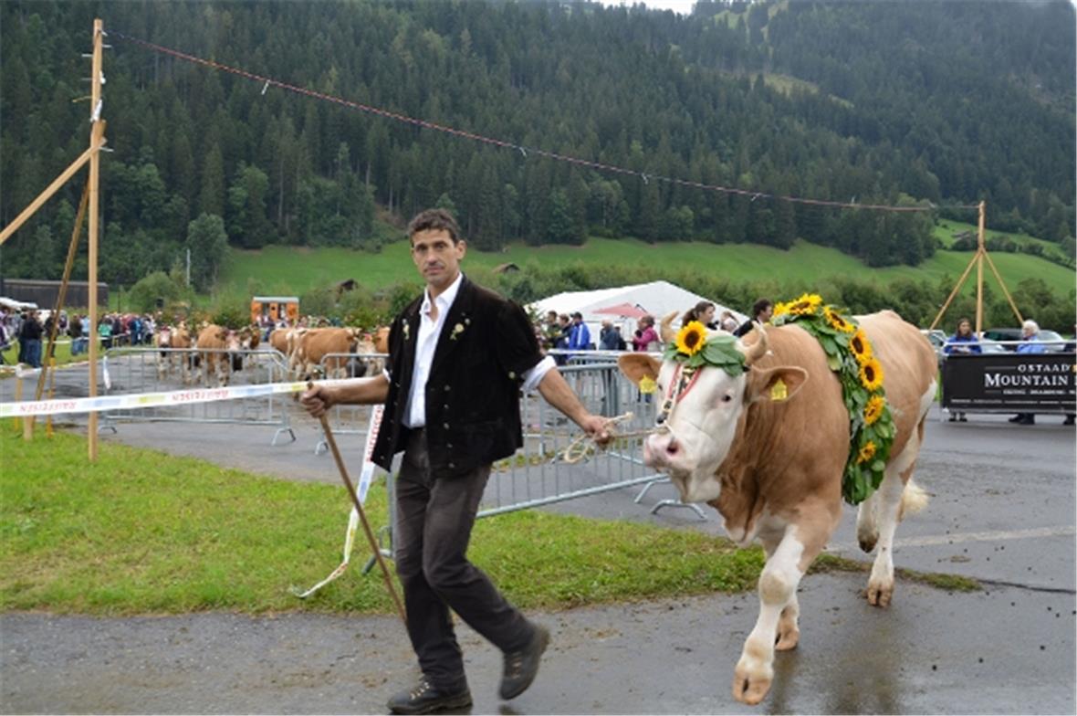 Die beiden verstehen sich gut. Stolz führte Klaus Eschler seinen eineinhalbjähri...