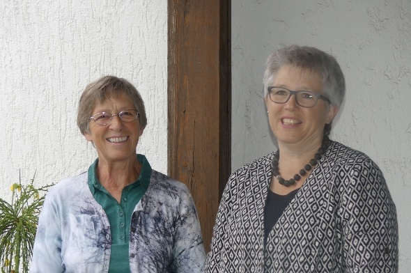 Die bisherige Präsidentin Ruth Kilchör (links) mit der frisch gewählten Amtsnachfolgerin Beatrice Zeller.
