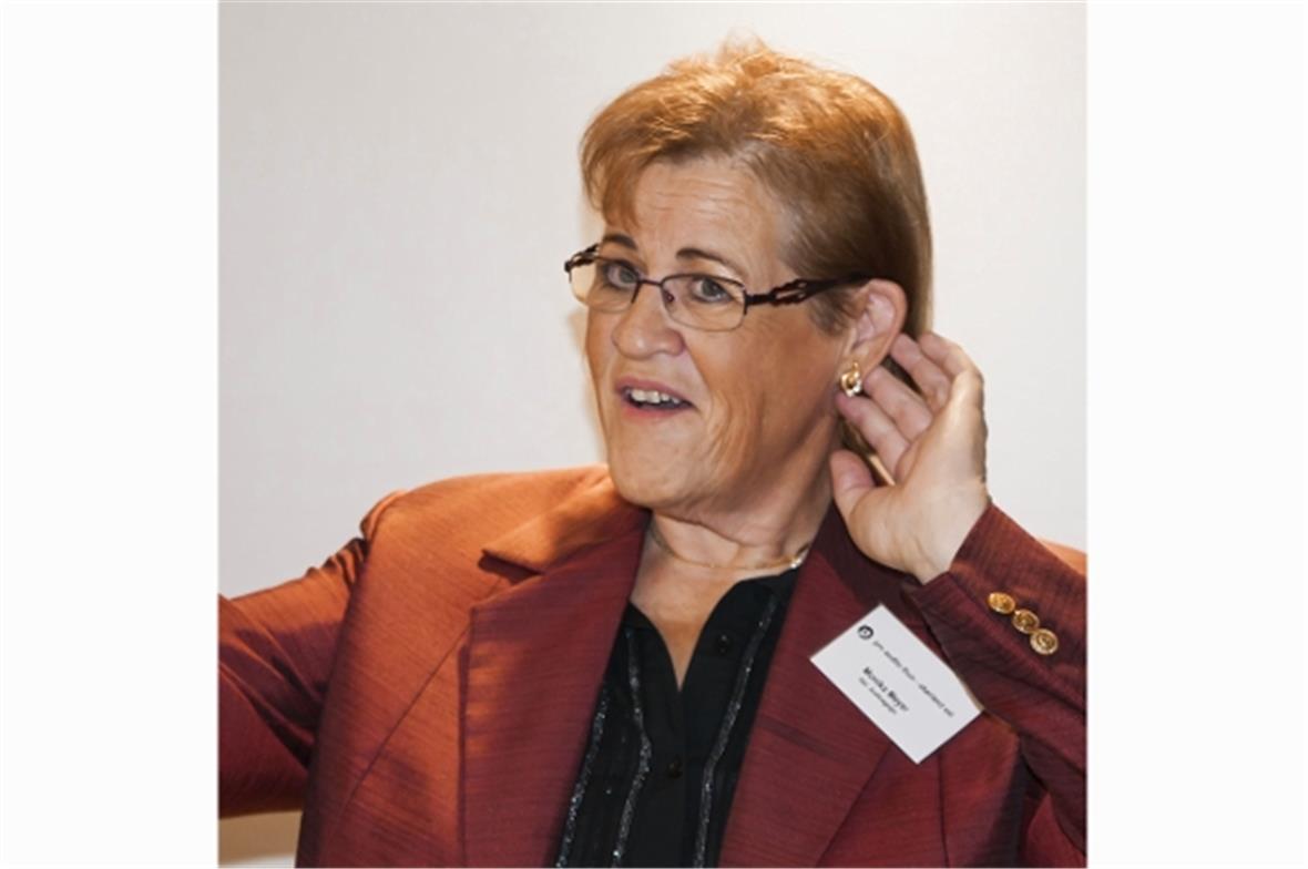 Die diplomierte Audioagogin, Monika Meyer, aus Thun erklärte die Schwierigkeiten...