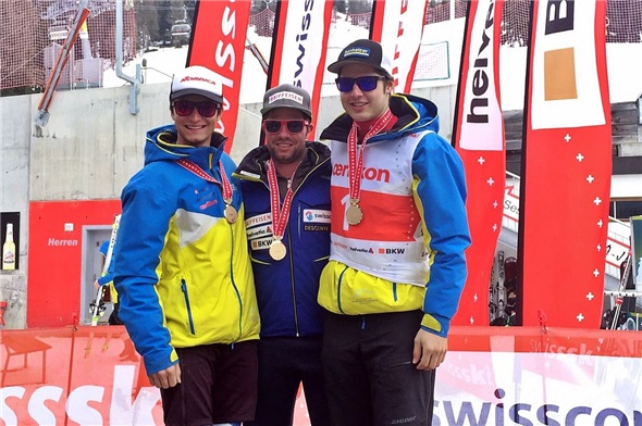 Die drei Abfahrtssieger von Davos (v.l.n.r.): Yannick Chabloz (U18), Beat Feuz und Lars Rösti (U21).