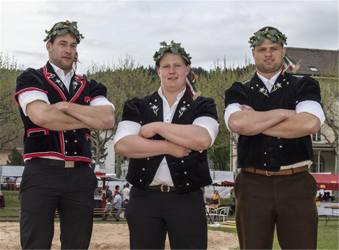 Erster Kranzgewinn für Marcel Wenger Die drei Diemtigtaler Kranzgewinner: Ruedi Roschi (Oey), Neukranzer Marcel Wenger (Horboden) sowie Beat Wampfler (Wolhusen).