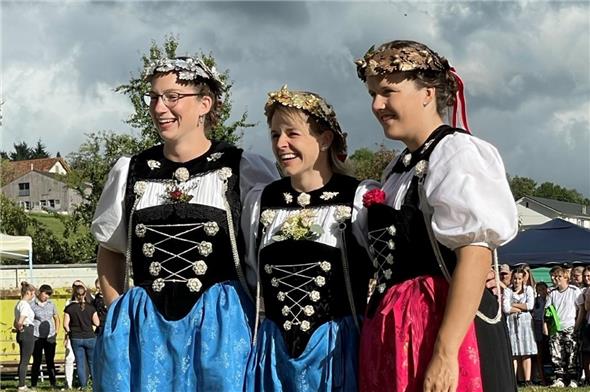 Die drei besten der Jahreswertung: Diana Fankhauser (mitte), Melissa Klossner (links) und die dritte, Jasmin Gäumann aus Häutlingen, ebenfalls eine Schwingerin aus dem starken Bernerinnen Team.