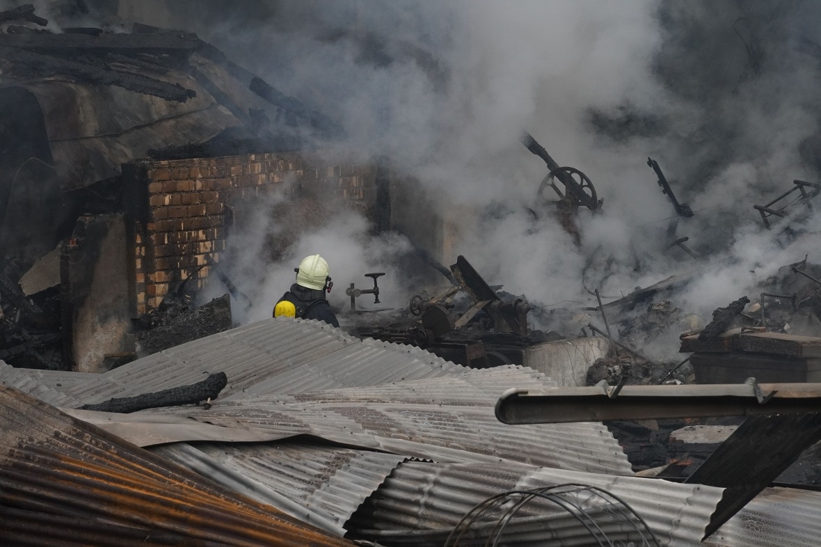 Die ehemalige Wagnerei ist im hinteren Teil bis auf die Grundmauern niedergebran...