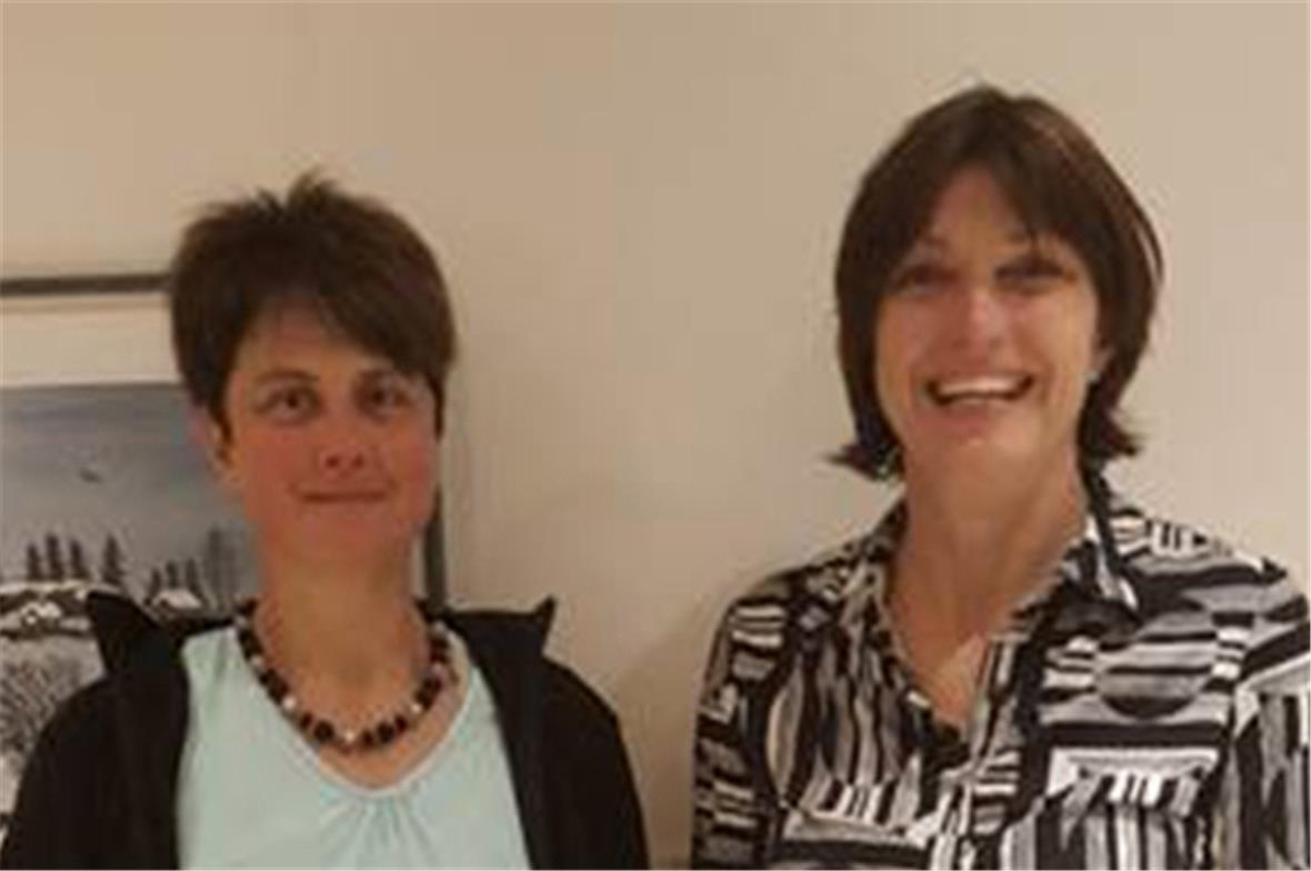 Die frisch gewählte Präsidentin Christine Erb-Dubach und die abtretende Heidi Wampfler.