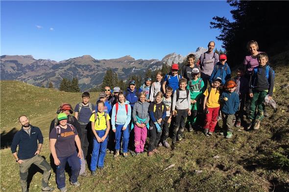 Die frohe Helferschar der JO alpin Zweisimmen (es fehlt Beat Liechti – einer musste ja das Bild machen).