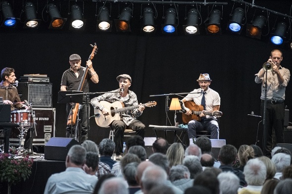 Die fünf Musiker aus Bordeaux entwickelten einen groovenden Sound-Teppich.