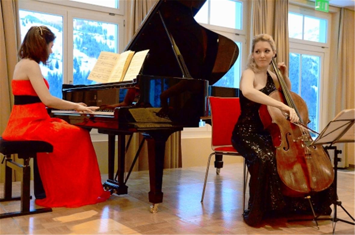 Die gebürtige Rumänin (Bukarest) Georgiana Pletea (Klavier), die Zürcherin Cécil...