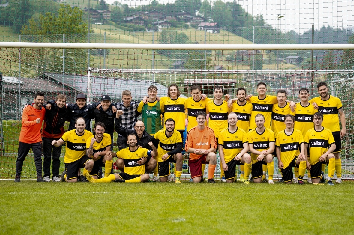 Die gemeinsame Mannschaft der 5. Liga: Nun klappte es mit der Meisterschaft.