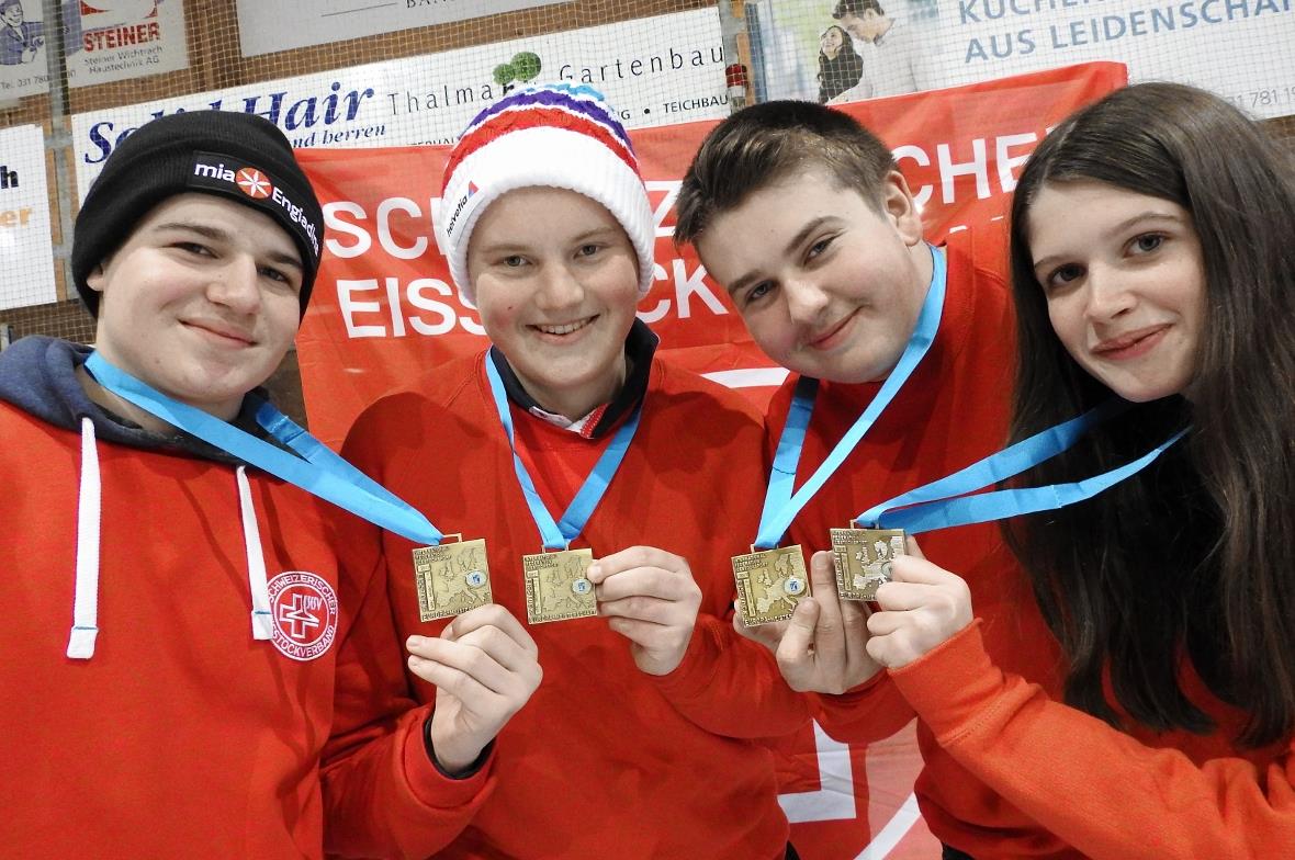 Die glücklichen Athleten nach dem grossen Triumph