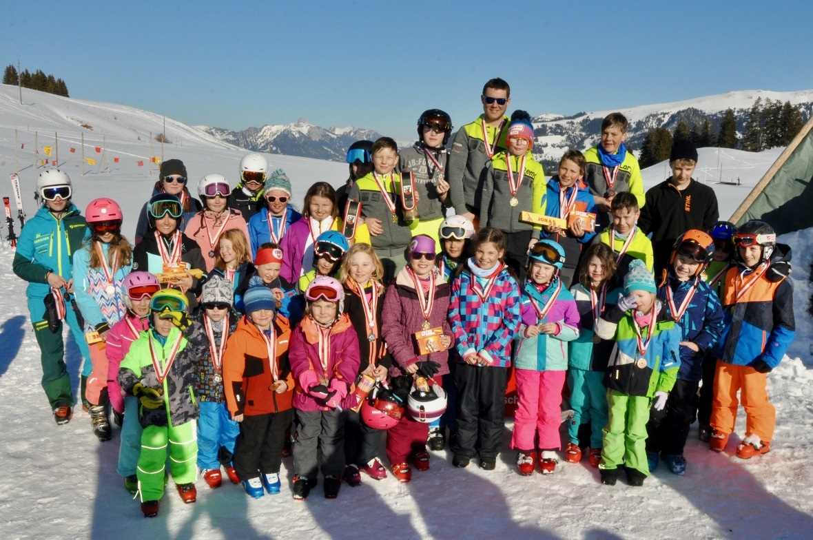 Die glücklichen Medaillengewinnerinnen und -gewinner.
