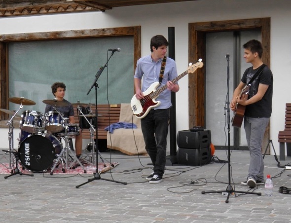 Die junge Indie-Rockband «Frabjous» mit Lukas Heiniger, Giuliano Martinelli und Jamie Hänni.