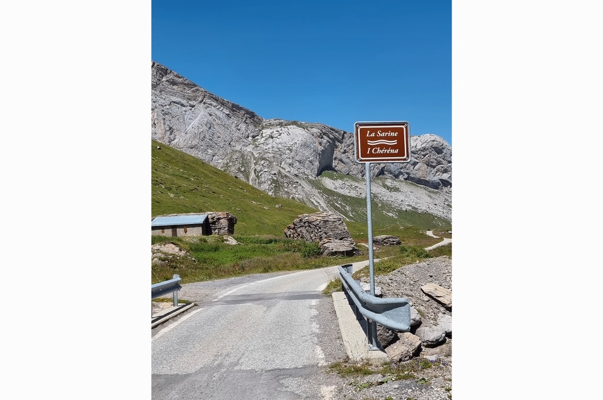 Die junge Saane mündet in den Sanetschstausee.