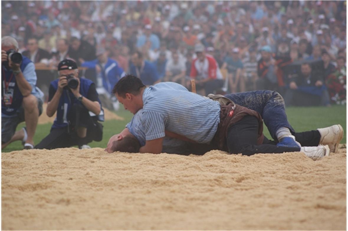 Die letzten Sekunden als amtierender Schwingerkönig – Jörg Abderhalden muss die ...