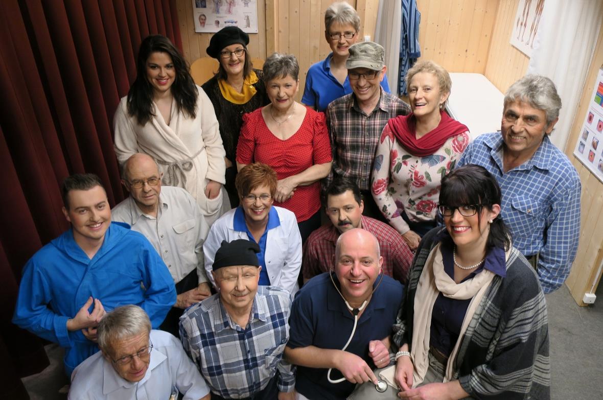 Die motivierte Theatergruppe der Musikgesellschaft Lenk