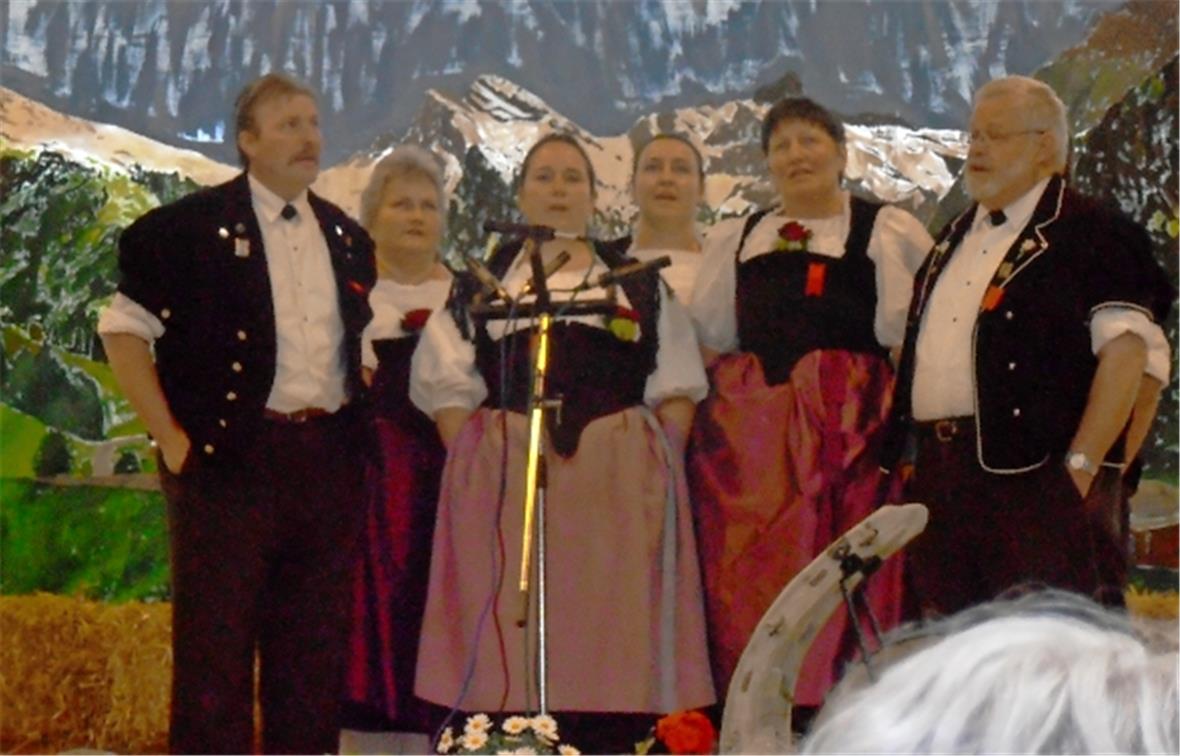 Die nächstjärigen Organisatoren Gemischte Jodlergruppe Flüehblüemli Boltigen