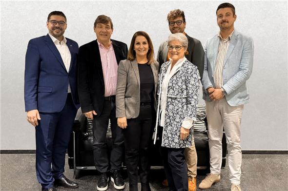 Die neue Geschäftsleitung (von links): Laurent Schenk, VR-Präsident Roland Berger, Güler Bozkiraç, Besitzerin Benzli Opprecht, Adriano Michel Votta, Christian Burkhard.