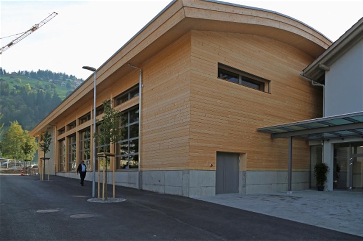 Die neue Mehrzweckhalle an der Lenk.