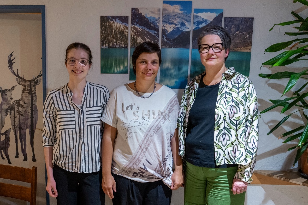 Frauenpower im Vorstand Die neue Präsidentin Nadine Moll, flankiert von der abtretenden Präsidentin Verena Bühler-Blum (rechts) und dem neu gewählten Vorstandsmitglied Livia Bühl er.
