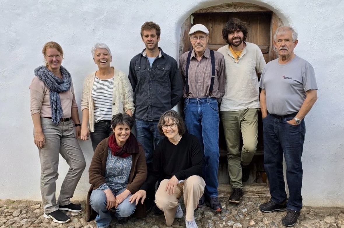 Die neue Vorstandsformation des Vereins Freunde des Agensteinhauses: Christine Bucher, Kathrin Wüthrich, Simon Müller, Hanspeter Meyer, Michael Hauswirth, Ueli von Niederhäusern (hinten), Gabi Speck und Sabine Klopfenstein (vorne).