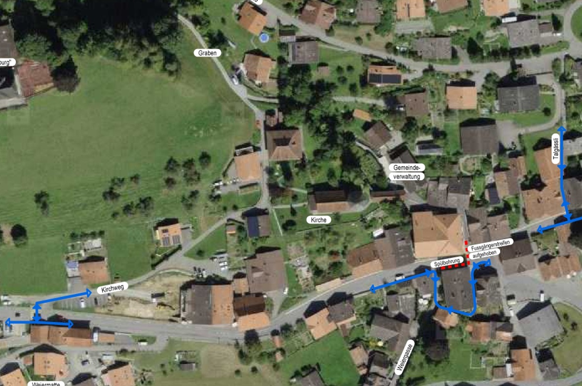 Vorübergehende Aufhebung der Fussgängerstreifen und Weiterführung der Arbeiten Die neuen Bau-Etappen für die Sanierung der Ortsdurchfahrt Erlenbach erfordern Umleitungen beim Fussgängerverkehr: Sperrung rot, Umleitung blau.
