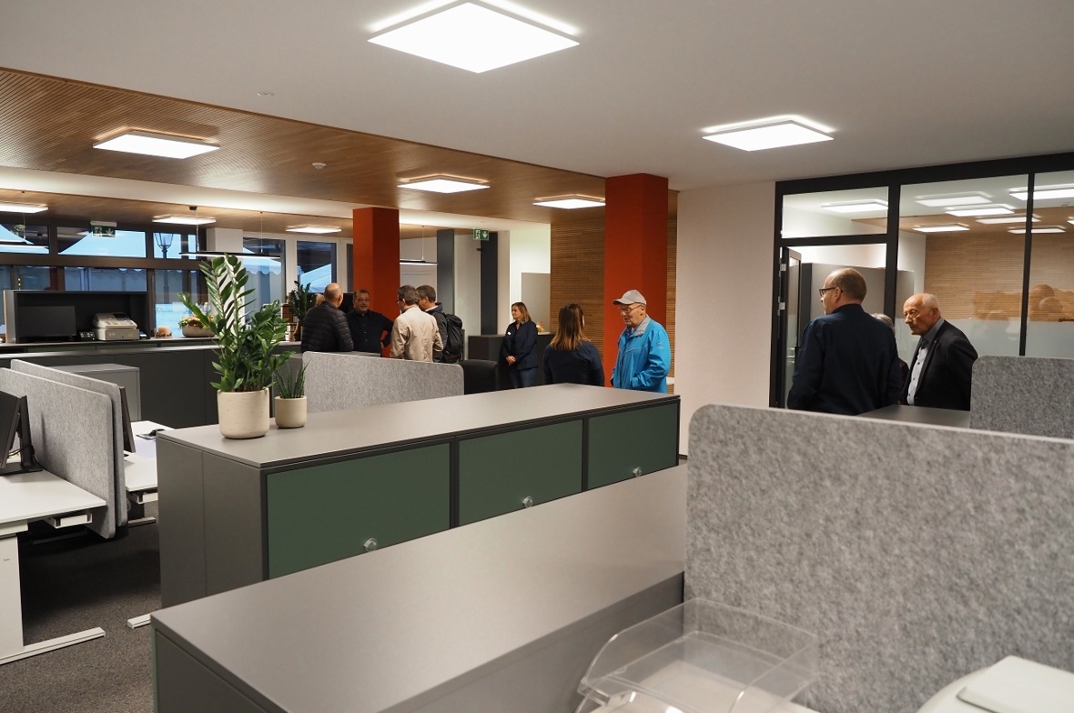 Die neuen Räumlichkeiten der Gemeindeverwaltung in den Lenker Farben.