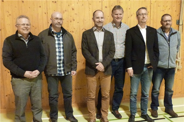 Die neuen Verwaltungsräte Peter Ringgenberg, Res Gerber, Jerun Vils, Peter Dütschler, Daniel Lanz und der wiedergewählte Kurt Luginbühl strahlen Zuversicht aus.