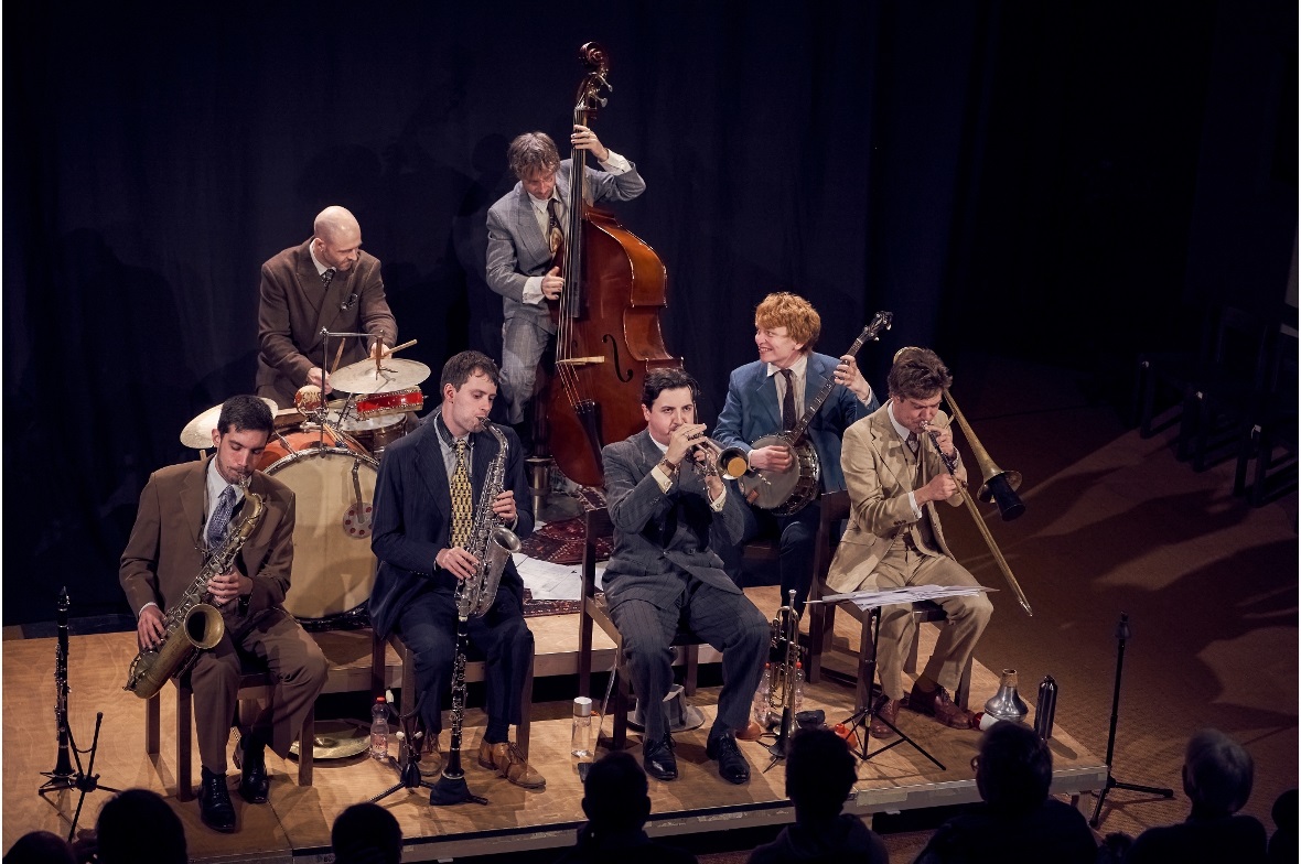Die niederländisch-internationale Jazzband The Fried Seven interpretiert Hot Jaz...