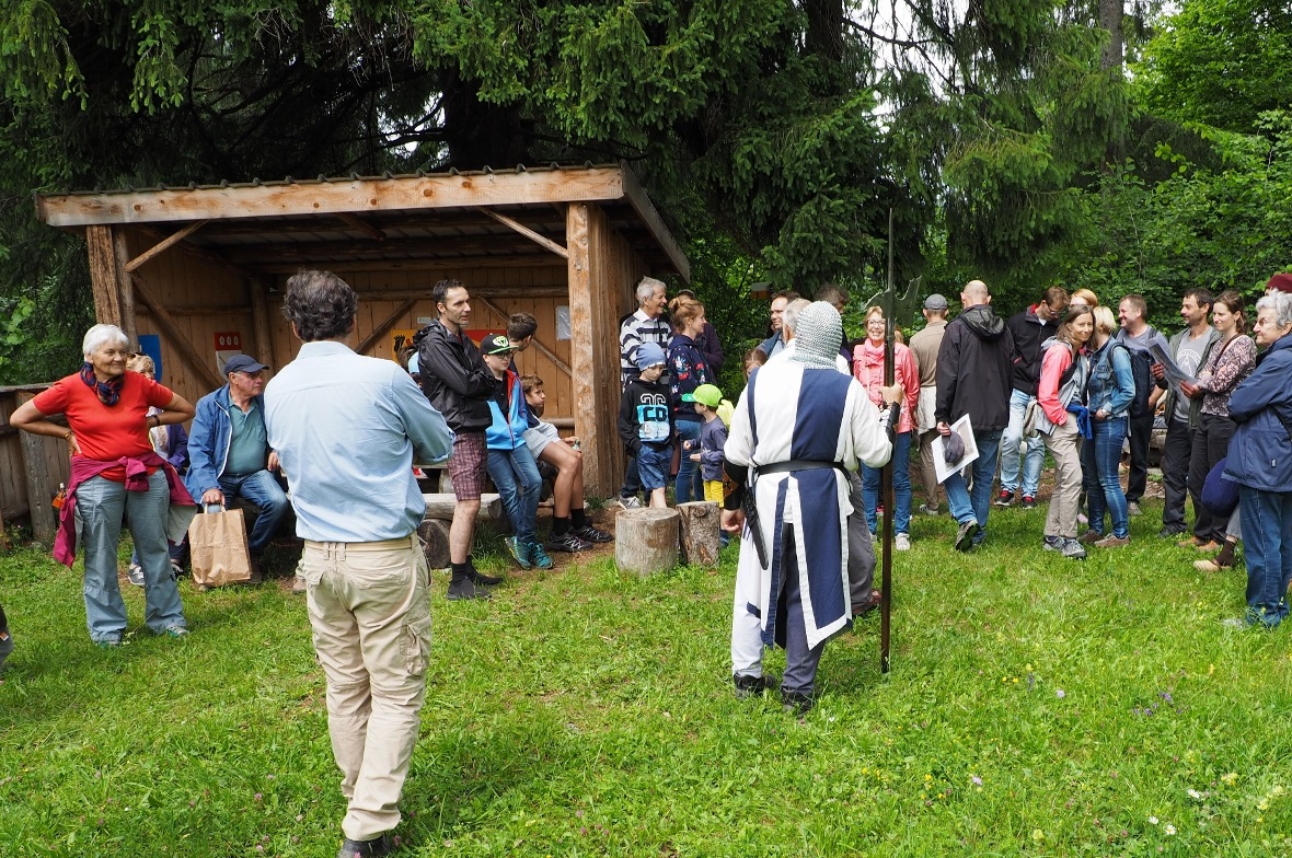 Die öffentliche Grillstelle auf dem Mannenberg lädt zum Naturerlebnis ein.
