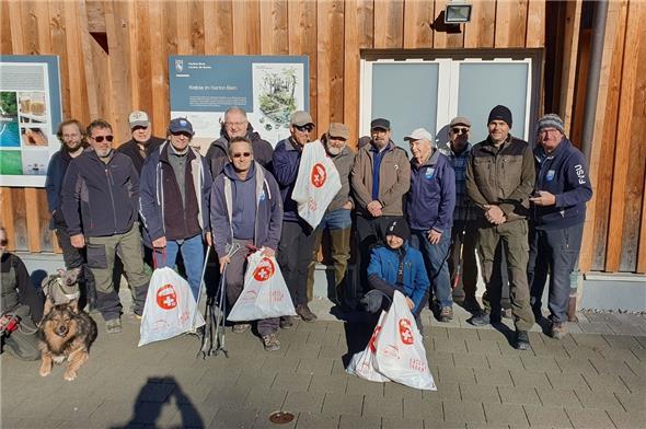 Die putzenden Fischer konnten auf etliche Säcke mit eingesammeltem Abfall stolz sein.