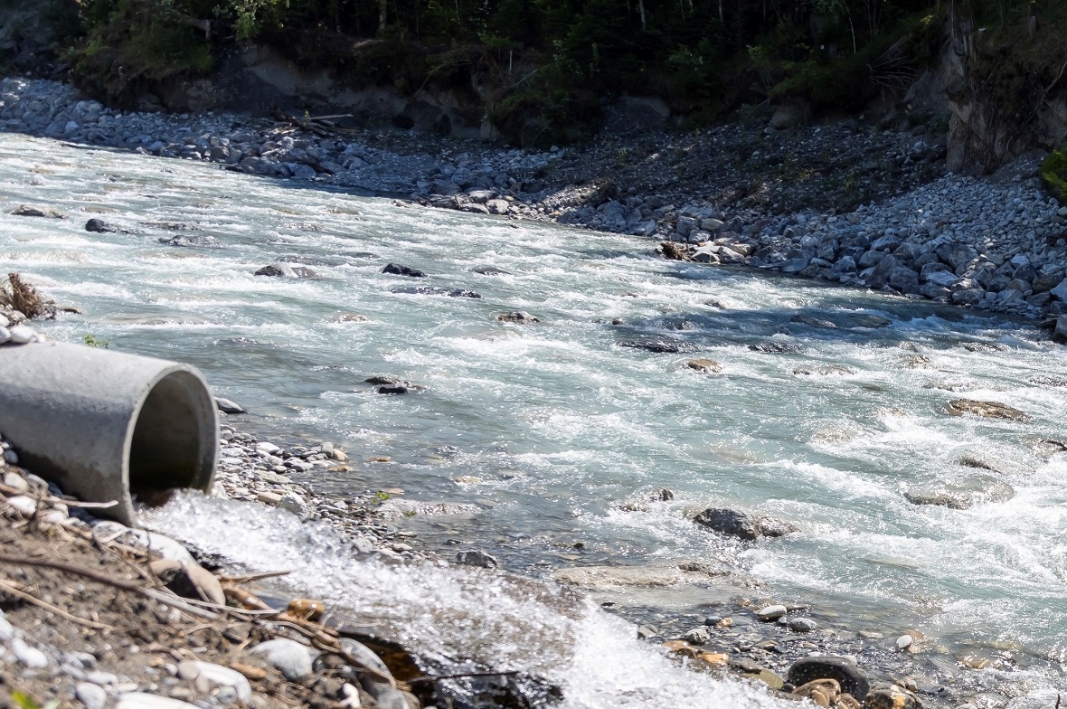 Die rund 280 Meter langen Blockrampen befinden sich bei der Kander oberhalb der ...
