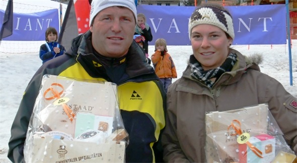 Die schnellsten Derby-Damen. Von links Eveline Rufener (2.) Tagessiegerin Stephanie Bühler und Nadia Hauswirth (3.) erreichten alle unter vier Minuten das Ziel.