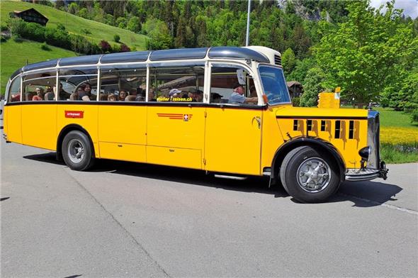 Die spontane Postauto-Rundfahrt wurde von einigen Besuchern genutzt und entsprechend genossen.