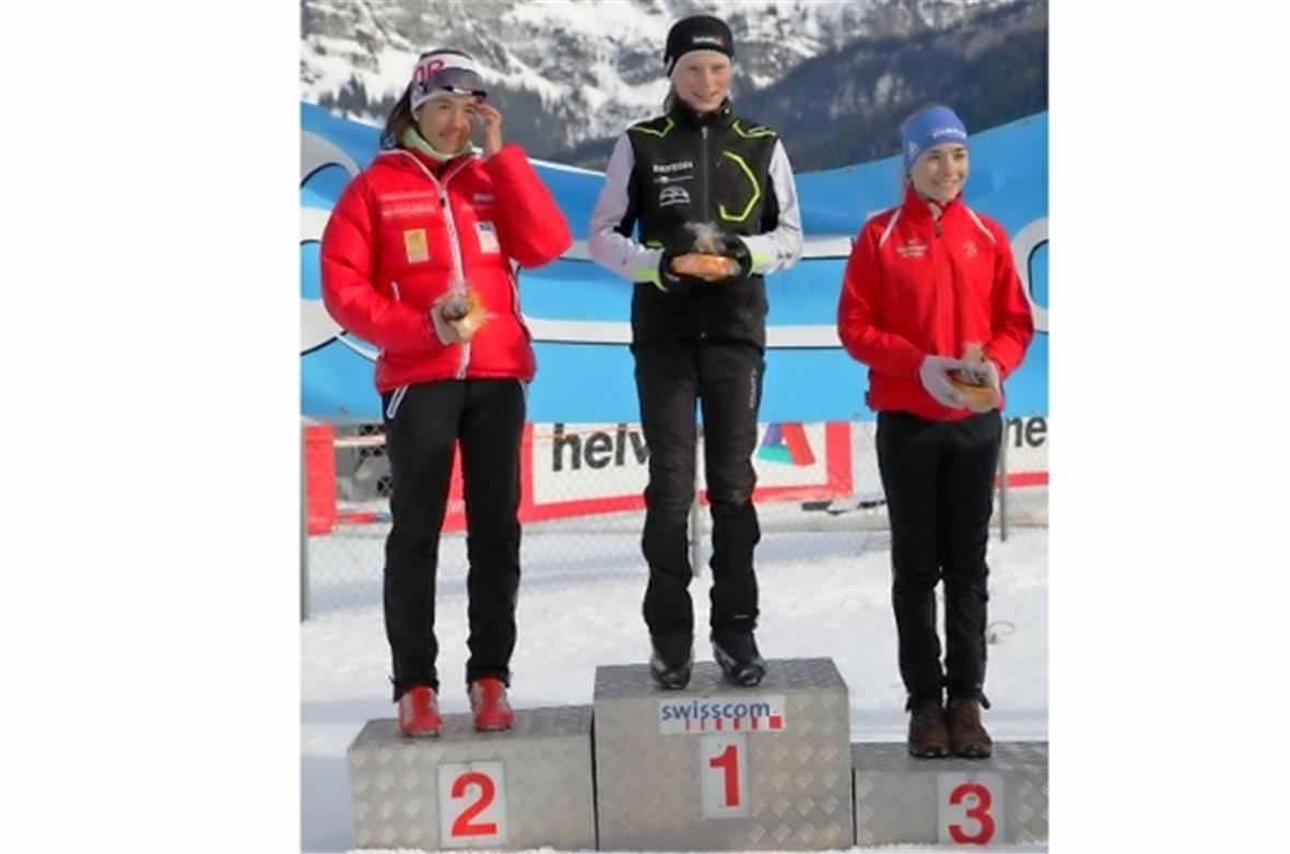 Die stolzen Siegerinnen der U16