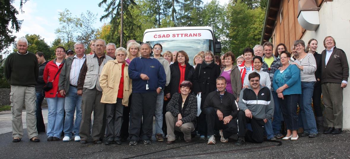 Die tschechische Gruppe mit einigen Oberwilern kurz vor der Abfahrt.