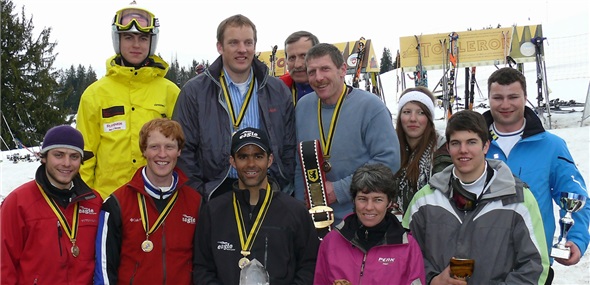 Die verschiedenen Kategoriensieger posieren!