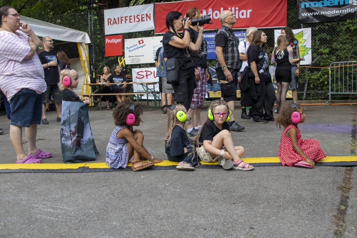 Die wohl jüngsten Fans bei Moorgarten.