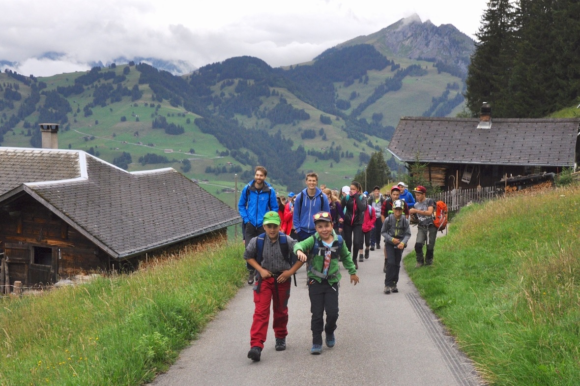 Die zweite Wandergruppe voller Freude am Wandern.
