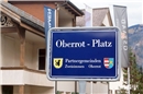Diese Platz erinnert nun mitten im Dorf an die Partnerschaft zwischen Oberrot un...