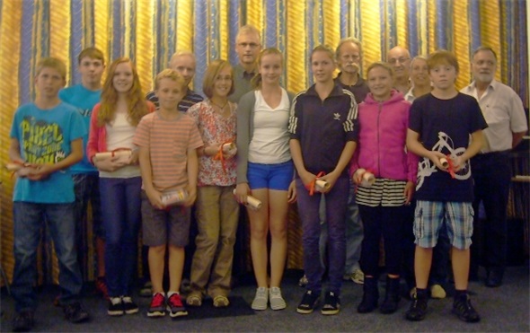 Diese an der Mitgliederversammlung anwesenden Sportler konnten persönlich für ihre Leistungen oder die langjährige Treue geehrt werden.