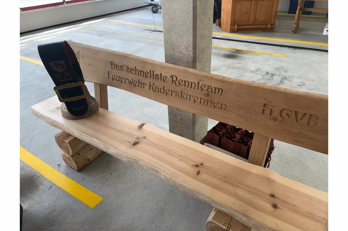 Diese schöne Sitzbank ist der Wanderpreis für die Mannschaftswertung und wurde v...